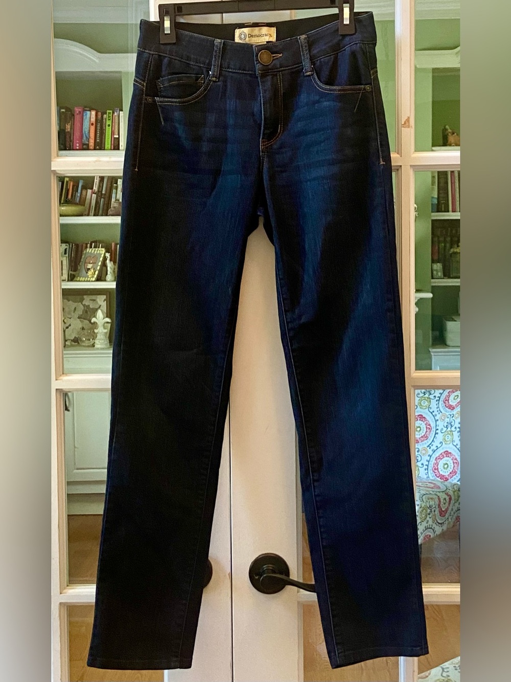 Democracy “Ab”technology Straight Leg Dark Wash Jeans Size 4